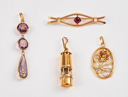 Lot de bijoux en or jaune (750) : 

- trois...