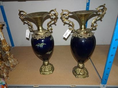 Paire de grands vases en céramique émaillée...