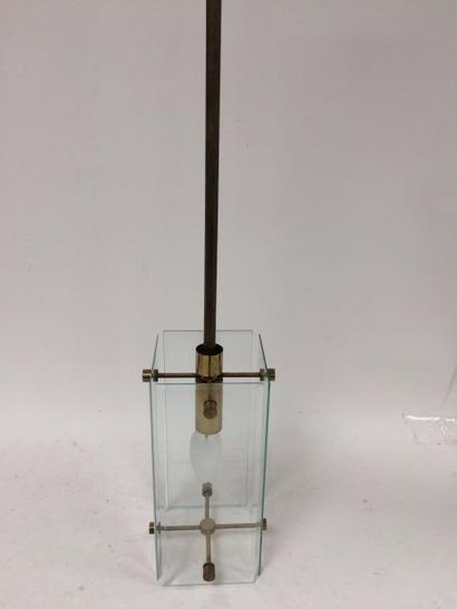 Suspension à une lumière de section carrée...