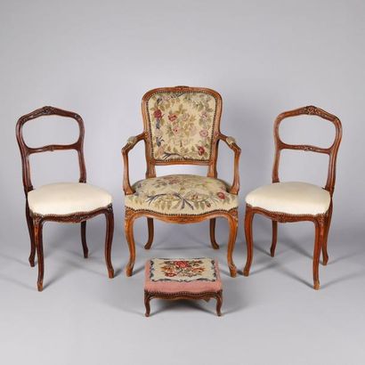 Lot comprenant : 

- Fauteuil cabriolet....