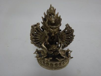 INDE


Divinité à tête de taureau à multiples...