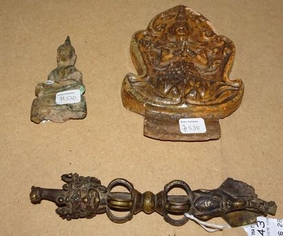 Arts d'Asie


- Tsatsa en terre cuite à émail...