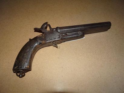 Pistolet à broche à deux canons polygonaux...