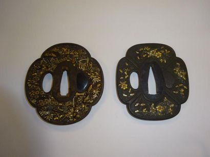 JAPON

Deux tsubas mokko gata :

- un en...