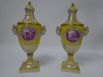 Dans le goût de Dresde


Paire de vases couverts...
