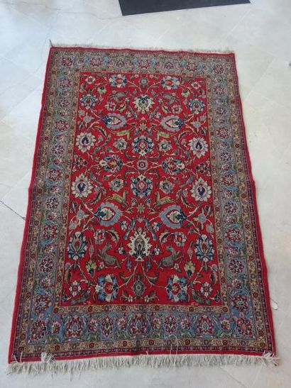 Tapis Ghoum, centre de la Perse

Rehaussé...