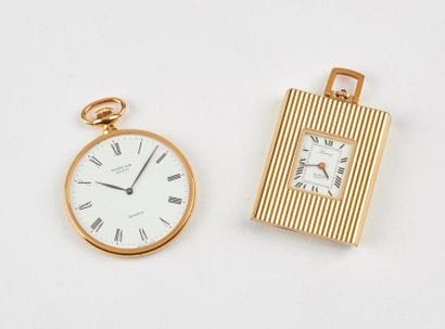 Deux montres de poches à quartz en métal...