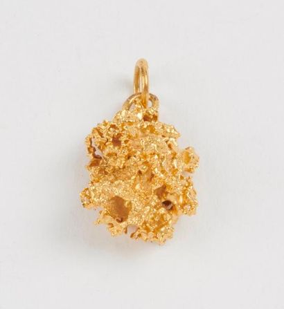 Pendentif façon pépite en or jaune (375)...
