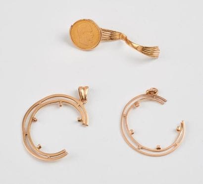 Lot de débris de monture de pendentif en...