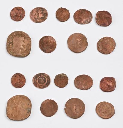 Lot de neuf pièces en bronze.

Fin de l'époque...