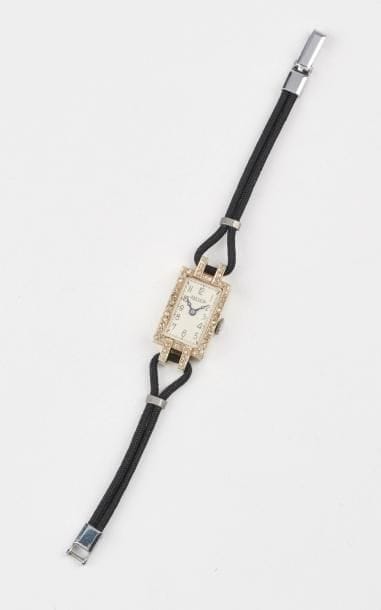 JAEGER


Montre bracelet de dame. 

Boîtier...