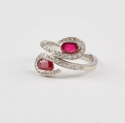 Bague en or gris (750) dit 