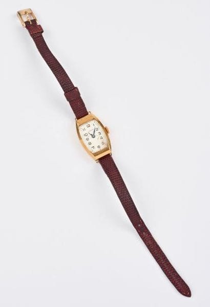 LONGINES


Montre bracelet de dame.

Boîtier...