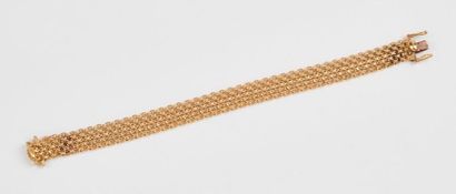 Bracelet en or jaune (750) à maille résille....