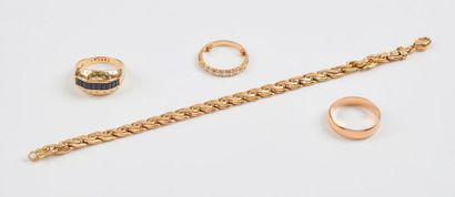 Lot de bijoux en or jaune (750) :

- une...