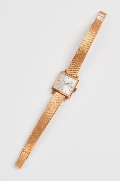 OMEGA DE VILLE


Montre bracelet de dame...