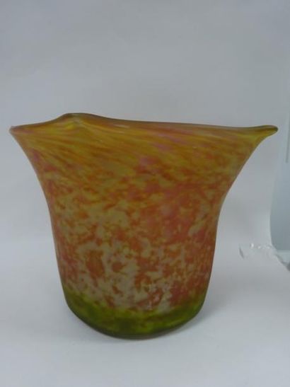 DAUM Nancy


Vase cylindrique à fond plat...