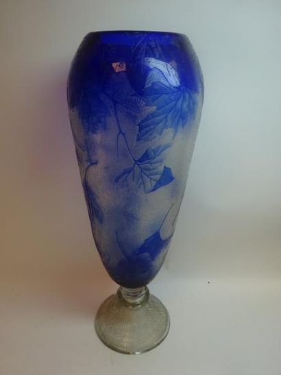 LEGRAS


Grand vase balustre sur piédouche,...