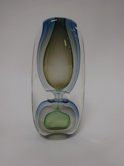 Alain BEGOU (1945)


Vase plat en verre à...