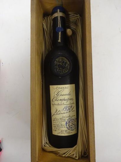 LHERAUD 

Une bouteille de cognac, grand...