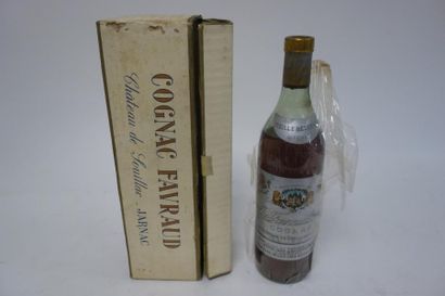 
Une bouteille de cognac Favraud vieille...