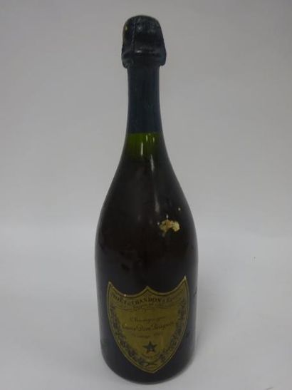 DOM PERIGNON. 

1 Bouteille. 1966.

Niveau...