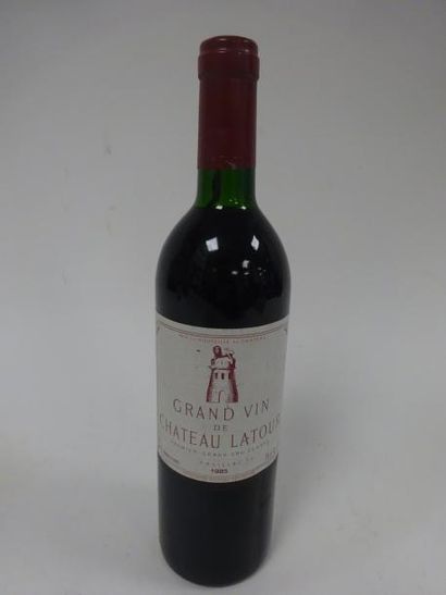 Château LATOUR 

1 bouteille, 1985. 

Niveau...