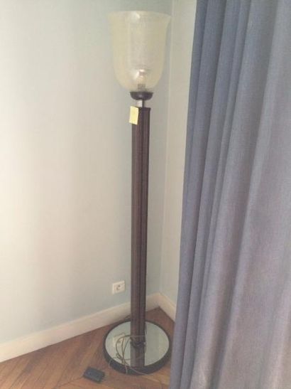 
TRAVAIL MODERNE


Lampadaire en métal et...