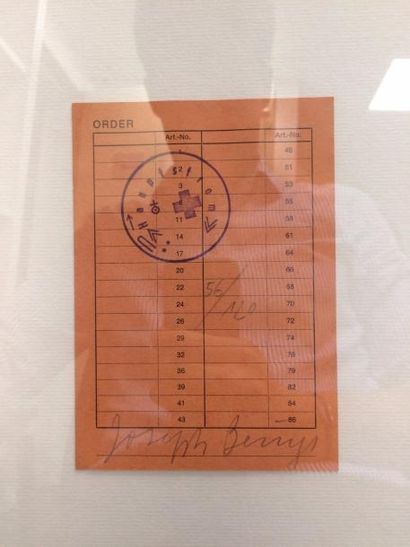 Joseph BEUYS (1921-1986)


Haupfsfrom. 

Multiple....