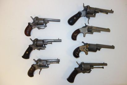 FRANCE et divers

Cinq revolvers à broche,...