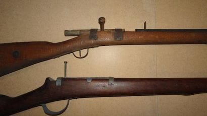Deux fusils d’exercice scolaire.

Modèles...