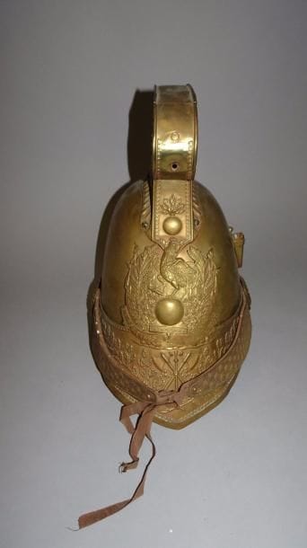 Casque de Sapeur-Pompier.
Modèle à cimier...