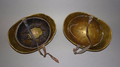 Deux casques de Sapeur-Pompiers

Plaques...