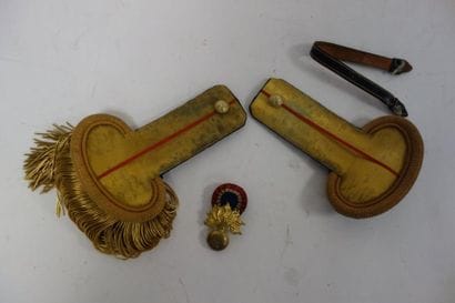 Paire d'épaulettes d'adjudant chef en fils...