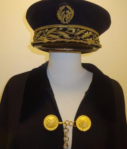Partie d'uniforme de Préfet comprenant :

-...