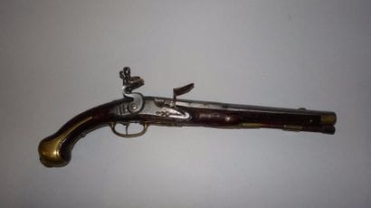 ALLEMAGNE.

Pistolet d’arçon à silex. Vers...