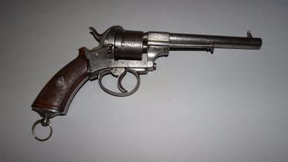 BELGIQUE.

Revolver à broche. Système Lefaucheux.

Canon...
