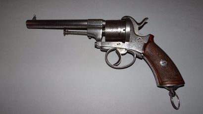 BELGIQUE.

Revolver à broche. Système Lefaucheux.

Canon...