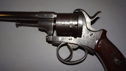 BELGIQUE.

Revolver à broche. Système Lefaucheux.

Canon...
