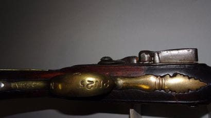 EUROPE DE L’EST. 

Pistolet d’Arçon à silex....