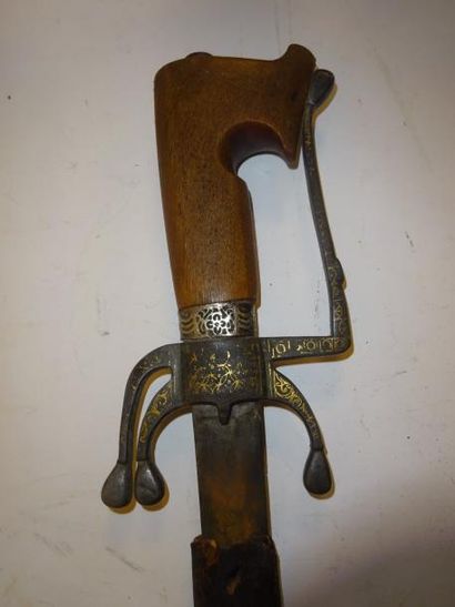 MAROC

Sabre dit 'Nimcha'.

Garde à une branche,...