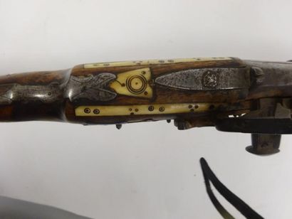 AFRIQUE DU NORD

Moukala ou fusil de fantasia.

Platine...