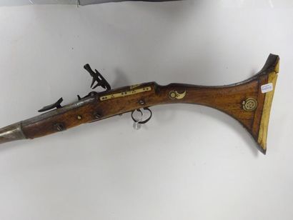 AFRIQUE DU NORD

Moukala ou fusil de fantasia.

Platine...