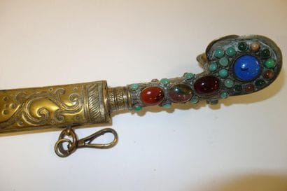 CAUCASE

Sabre Yatagan de parade ou de fantaisie.

Lame...