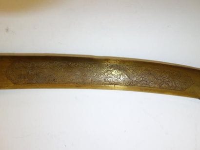 INDOCHINE

Sabre.

Garde à une large branche...