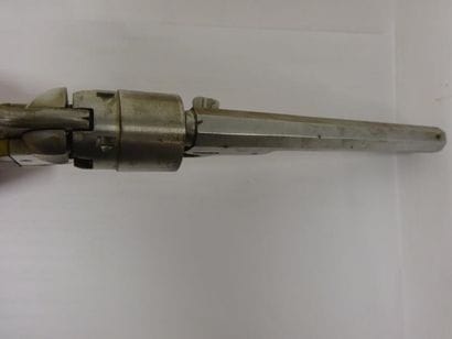 ETATS-UNIS

Réédition d'après un Colt 1851.

Revolver...