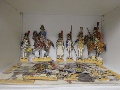 Ensemble de soldats des campagnes napoléoniennes...