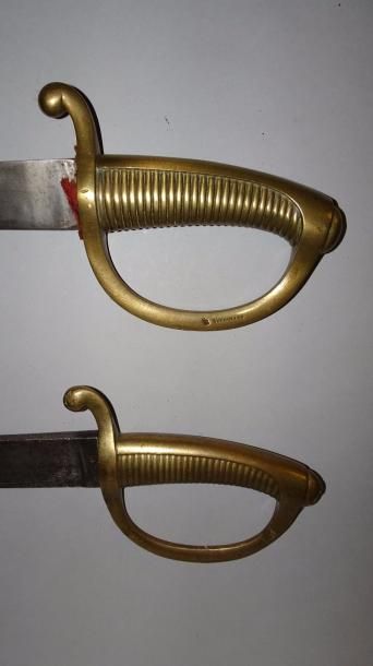FRANCE.

Deux sabres briquets. Modèles AN...