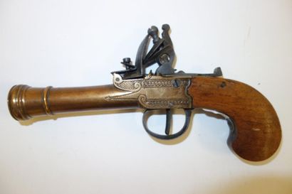 FRANCE

Pistolet de gousset à silex, à coffre.

Canon...