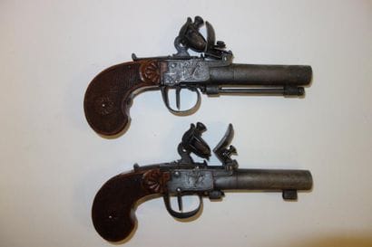FRANCE
Paire de pistolets de gousset à silex,...
